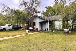 1101 Privado St, Graham, TX 76450 - Photo 2