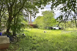 1101 Privado St, Graham, TX 76450 - Photo 4