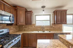 8204 Tavaros Dr, Plano, TX 75024 - Photo 6