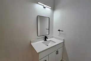 2374 Southwood Dr, Dallas, TX 75224 - Photo 32