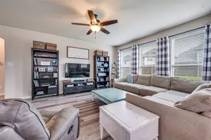 1701 Ridge Creek Ln, Aubrey, TX 76227 - Photo 4
