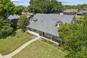 9933 Vistadale Dr, Dallas, TX 75238 - Photo 32