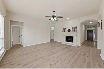 8118 La Frontera Trail, Arlington, TX 76002 - Photo 2