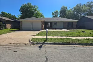 7528 Meadowlark Ln N, Watauga, TX 76148 - Photo 1