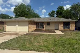 7528 Meadowlark Ln N, Watauga, TX 76148 - Photo 1