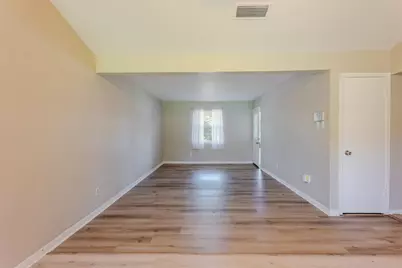 711 Shelmar Drive, Euless, TX 76039 - Photo 4