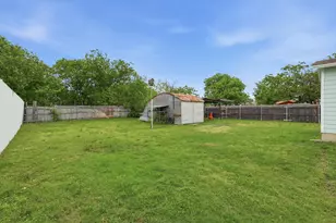 204 E Bailey St, Ponder, TX 76259 - Photo 16