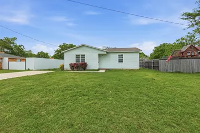 204 E Bailey Street, Ponder, TX 76259 - Photo 2