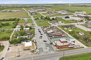 204 E Bailey St, Ponder, TX 76259 - Photo 32