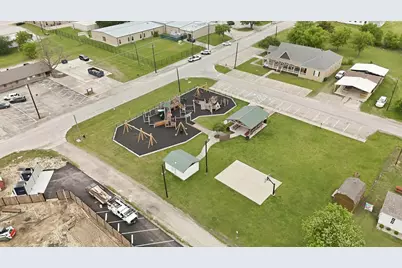 204 E Bailey Street, Ponder, TX 76259 - Photo 30