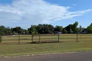 304 Becky Ln, Waxahachie, TX 75165 - Photo 2