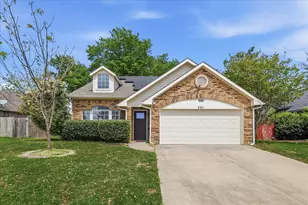 2211 Cromwell Dr, Arlington, TX 76018 - Photo 1