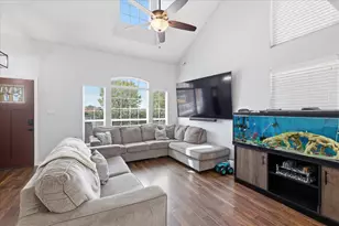 2211 Cromwell Dr, Arlington, TX 76018 - Photo 8