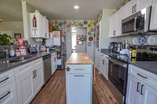 817 Wandering Ct, Granbury, TX 76049 - Photo 16