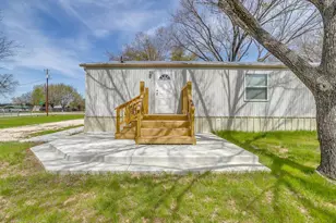 1948 Lariat Ln, Burleson, TX 76028 - Photo 32