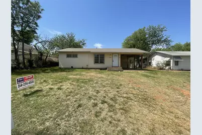 514 S Avenue C, Olney, TX 76374 - Photo 1