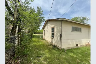 514 S Avenue C, Olney, TX 76374 - Photo 2