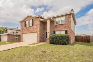 1420 Krista Dr, Burleson, TX 76028 - Photo 2