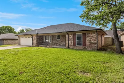5214 Rustle Leaf Drive, Arlington, TX 76017 - Photo 2