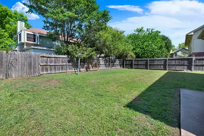 2828 Linden Lane, Grand Prairie, TX 75052 - Photo 18