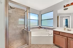 2828 Linden Ln, Grand Prairie, TX 75052 - Photo 12