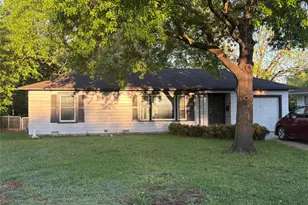 1109 N Howeth St, Gainesville, TX 76240 - Photo 1