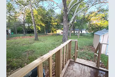 1109 N Howeth Street, Gainesville, TX 76240 - Photo 12