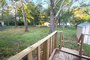 1109 N Howeth St, Gainesville, TX 76240 - Photo 12