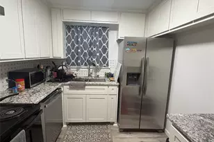 1109 N Howeth St, Gainesville, TX 76240 - Photo 4