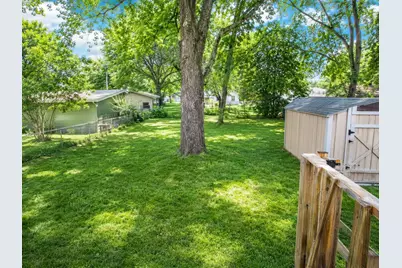 1109 N Howeth Street, Gainesville, TX 76240 - Photo 10