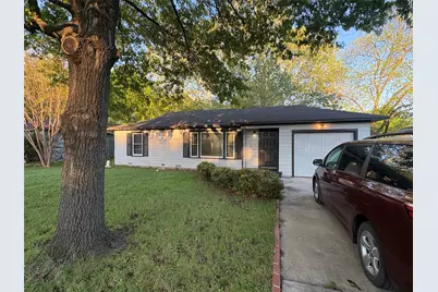 1109 N Howeth Street, Gainesville, TX 76240 - Photo 2