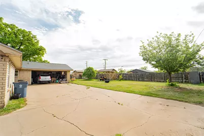 201 Westwood Street, Breckenridge, TX 76424 - Photo 28