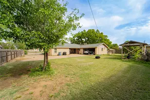 201 Westwood St, Breckenridge, TX 76424 - Photo 24