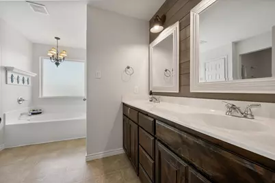 9224 Diane Drive, White Settlement, TX 76108 - Photo 16