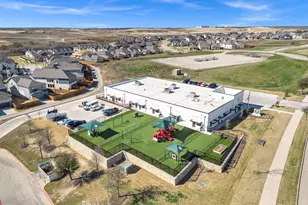 2153 Sandlin Dr, Fort Worth, TX 76308 - Photo 32