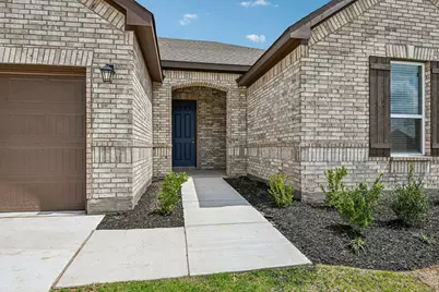 605 Tracy Court, Justin, TX 76247 - Photo 2