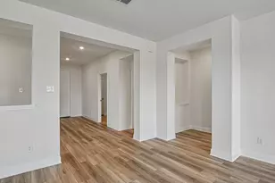 605 Tracy Ct, Justin, TX 76247 - Photo 4