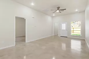 410 W Avenue C, Copperas Cove, TX 76522 - Photo 4