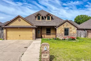 1207 Butterfield St, Bridgeport, TX 76426 - Photo 2