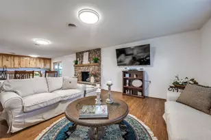 1406 Jackson St, Bowie, TX 76230 - Photo 10