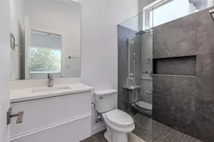 9742 Sunset Dr, Frisco, TX 75033 - Photo 10