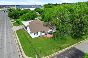 904 S Perrin St, Decatur, TX 76234 - Photo 2