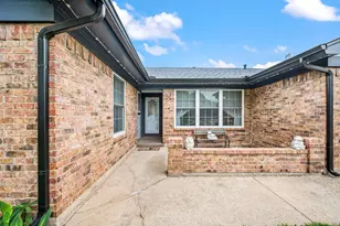 333 Mountainview Dr, Hurst, TX 76054 - Photo 6