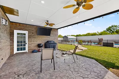 406 N Meigs Street, Saint Jo, TX 76265 - Photo 4