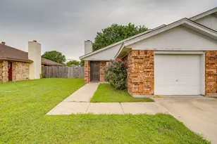 926 Irene St, Burleson, TX 76028 - Photo 4