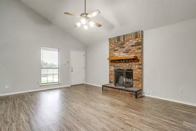 926 Irene Street, Burleson, TX 76028 - Photo 6