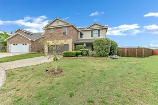1020 Breeders Cup Dr, Fort Worth, TX 76179 - Photo 2