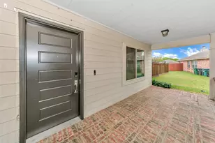 1020 Breeders Cup Dr, Fort Worth, TX 76179 - Photo 4