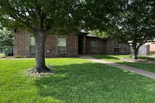 600 Durango Cir, Hewitt, TX 76643 - Photo 2