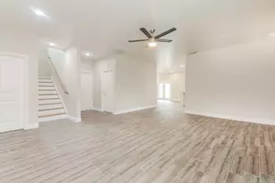 4030 Vineyard Dr, Dallas, TX 75212 - Photo 2